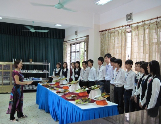 Trường Cao đẳng Du lịch và Thương mại tuyển sinh năm 2016 - 1