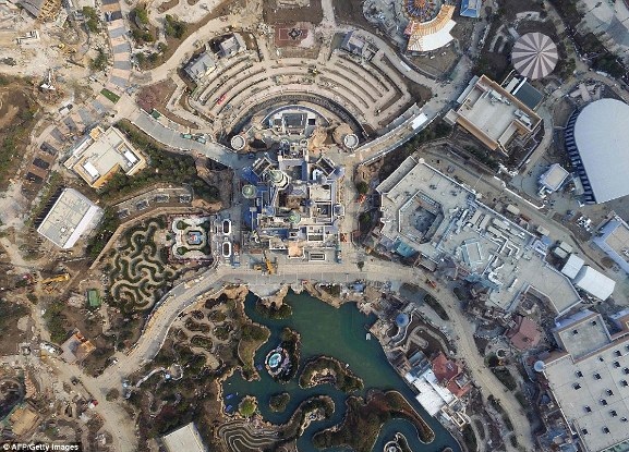 Ảnh chụp trên không về Disneyland Thượng Hải: Cháy vé khai mạc chỉ trong vài giờ - 7 Ảnh chụp trên không về Disneyland Thượng Hải: Cháy vé khai mạc chỉ trong vài giờ - 7