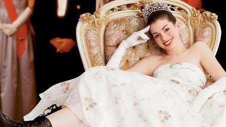 Hồi đóng bộ phim “Nhật ký công chúa” vào năm 2001, Anne Hathaway vẫn là một ngôi sao tuổi teen. Còn bây giờ, nữ diễn viên đã giành được một giải Oscar và đã sinh hạ cậu con trai đầu lòng vào cuối tháng 3 vừa qua.
