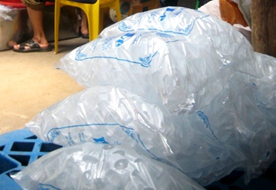 Nói không với đá bẩn nhờ máy làm đá viên tinh khiết Hải Âu - 3 Nói không với đá bẩn nhờ máy làm đá viên tinh khiết Hải Âu - 3