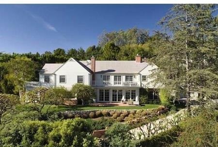 Chiêm ngưỡng biệt thự 266 tỉ đồng của cựu “thiên thần” Miranda Kerr - 2 Ngôi biệt thự tọa lạc ở Brentwood, Los Angeles