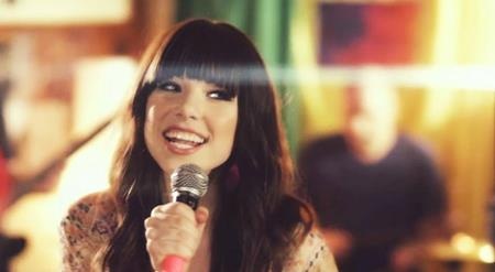 Những ca khúc “đã tai” nhất cho ngày hè nóng bỏng - 11 Call me maybe của Carly Rae Jepsen…