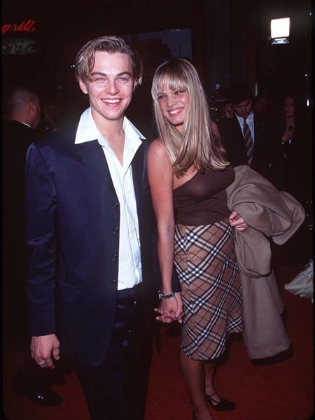 Nhìn lại danh sách tình cũ nóng bỏng của “tay chơi” Leonardo DiCaprio - 3 Leonardo DiCaprio đã “dính như sam” với siêu mẫu áo tắm Kristen Zang trong suốt 15 tháng trời, cặp sao cũng đã “tay trong tay” xuất hiện tại buổi ra mắt phim “Romeo và Juliet” hồi năm 1996