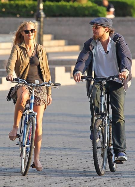 Nhìn lại danh sách tình cũ nóng bỏng của “tay chơi” Leonardo DiCaprio - 12 Chuyện tình bí mật giữa Leo và Erin Heatherton đã bị “bại lộ” khi báo chí phát hiện ra kỳ nghỉ lãng mạn của cặp đôi tại Mexico hồi cuối năm 2011