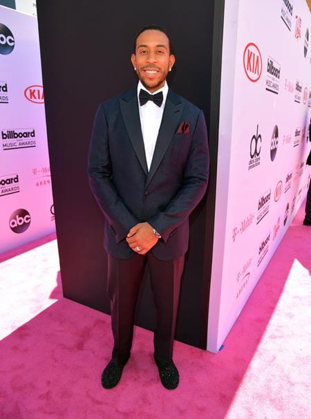 Loạt mỹ nam “đọ sắc” trong lễ trao giải âm nhạc Billboard năm nay - 8 Rapper, diễn viên người Mỹ Ludacris ăn vận lịch sự và nở nụ cười thân thiện trước ống kính