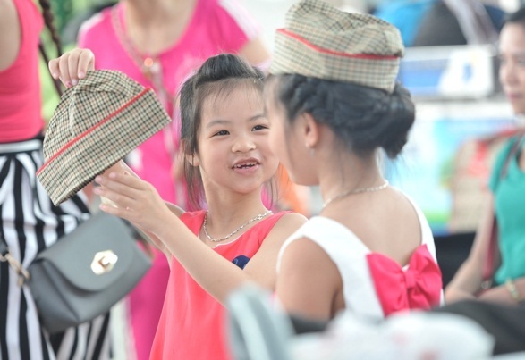 Dành tặng trẻ em triệu nụ cười, Vietjet rộn ràng vui 1/6 - 7 Dành tặng trẻ em triệu nụ cười, Vietjet rộn ràng vui 1/6 - 7