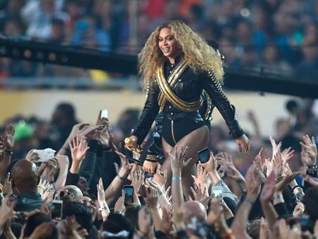Những giọng ca khiến fan “cháy túi” trong mùa hè này - 5 Beyoncé…