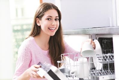 Cả nhà cùng nhau tận hưởng mùa hè thú vị với căn bếp quen - 3 Với Häfele việc dọn rửa trở nên thật dễ dàng