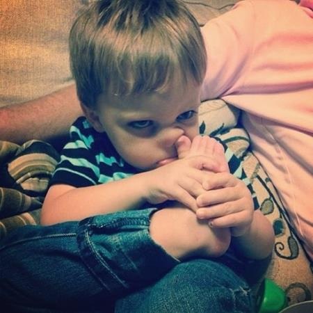 Ai bảo không thể ngoáy mũi bằng chân?