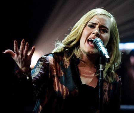 “Hứng gạch” vì chê giọng hát Adele, nhà sản xuất âm nhạc vội vàng xin lỗi - 2 Nhà sản xuất âm nhạc đã có những nhận xét không hay về giọng hát của Adele