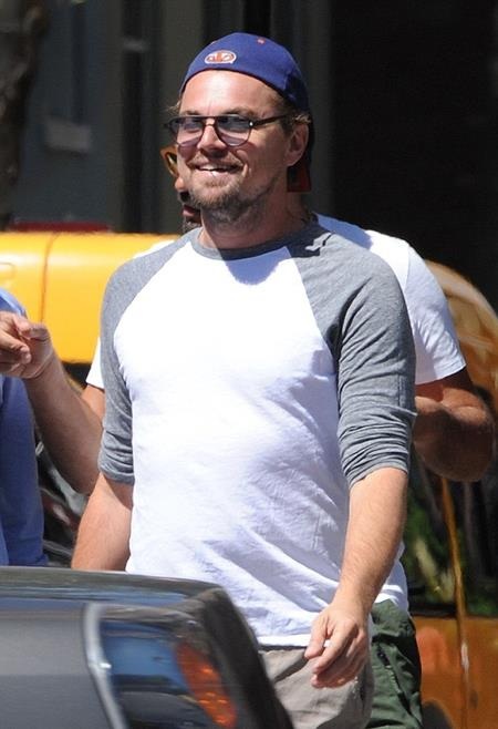 Leonardo DiCaprio “nối lại duyên xưa” cùng bồ trẻ bốc lửa - 2 Leonardo đang bị đồn hẹn hò chân dài Đan Mạch