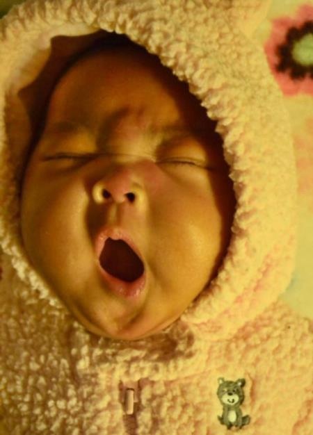 Trẻ con - ngáp thôi cũng đáng yêu - 1 Bé biết ngáp ngay từ khi còn ở trong bụng mẹ