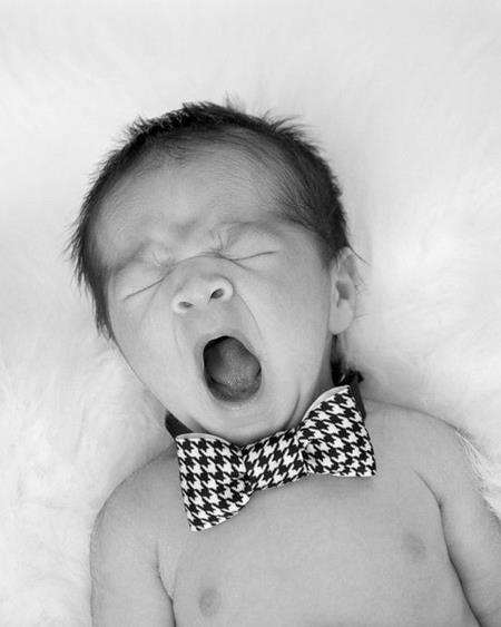 Trẻ con - ngáp thôi cũng đáng yêu - 13 Bé ngáp trông vẫn đẹp trai đấy chứ!