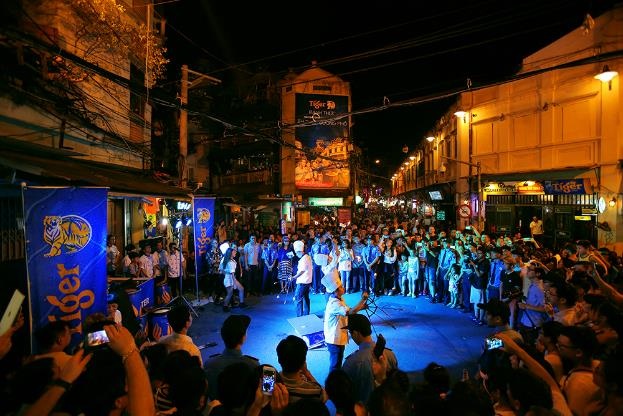 Trang Moon, Huyme hào hứng khám phá ẩm thực đường phố - 7 “Đánh thức năm giác quan cùng trải nghiệm ẩm thực đường phố” là sự kiện độc đáo lần đầu tiên được tổ chức tại Việt Nam. Qua sự kiện, giới trẻ Hà thành đã có những trải nghiệm trọn vẹn về ẩm thực đường phố qua nhiều khía cạnh. Tinh thần “Đánh thức bản lĩnh” được truyền tải qua ẩm thực đã tiếp thêm lửa cho các bạn trẻ vượt qua rào cản, sống trọn với đam mê.