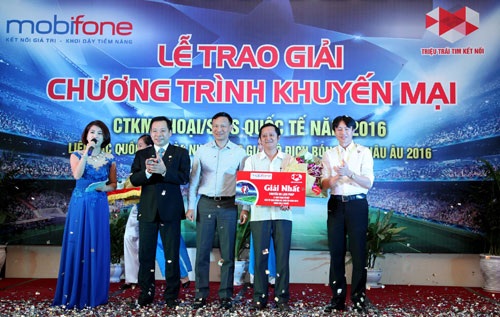 
			BTC trao giải Nhất cho ông Phan Văn Bình (Hội An, Quảng Nam)
			