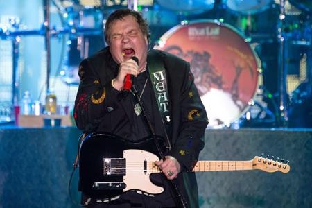 Huyền thoại nhạc rock đột quỵ ngay trên sân khấu - 3 Hồi năm 2011, Meat Loaf cũng từng bị đột quỵ trên sân khấu