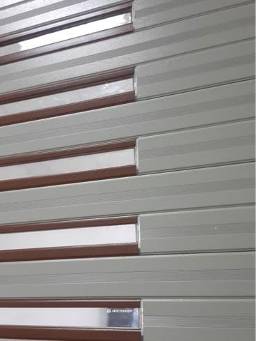 Không còn lo nhà ngột ngạt, thiếu an toàn nhờ giải pháp cửa cuốn xuyên sáng - 3 Không còn lo nhà ngột ngạt, thiếu an toàn nhờ giải pháp cửa cuốn xuyên sáng - 3