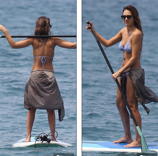 Jessica Alba: Hai con dáng vẫn chuẩn! - 8
Jessica Alba mới đây đã xuất hiện trên trang bìa tạp chí Forbes. Cô được tôn vinh là người phụ nữ Mỹ kiếm được nhiều tiền nhất trong năm qua. Tổng tài sản của cô ước tính lên tới 200 triệu đô.