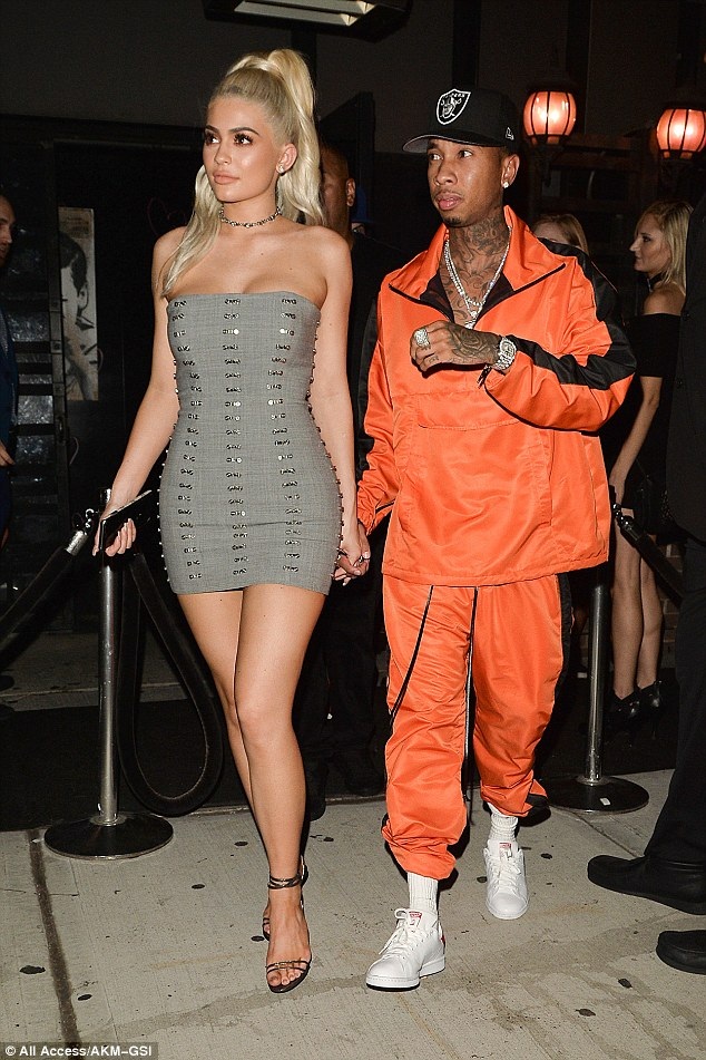Kylie Jenner tình tứ bên bạn trai gốc Việt - 1
Kylie Jenner dự tiệc tại tuần lễ thời trang New York ngày 9/9 vừa qua cùng bạn trai gốc Việt Tyga