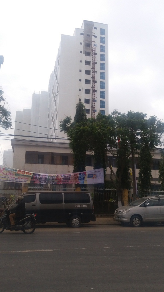 Yêu cầu làm rõ nguyên nhân vụ rơi thang máy làm 5 người tử vong - 1 Công trình nơi xảy ra tai nạn khiến 6 người thương vong
