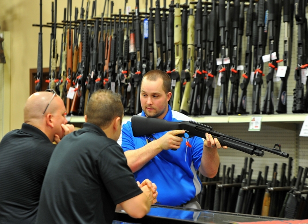 
Mỹ là quốc gia sử dụng súng nhiều nhất thế giới, với ước tính khoảng 270 triệu đến 310 triệu khẩu súng đang được lưu thông. (Ảnh minh họa: Getty)
