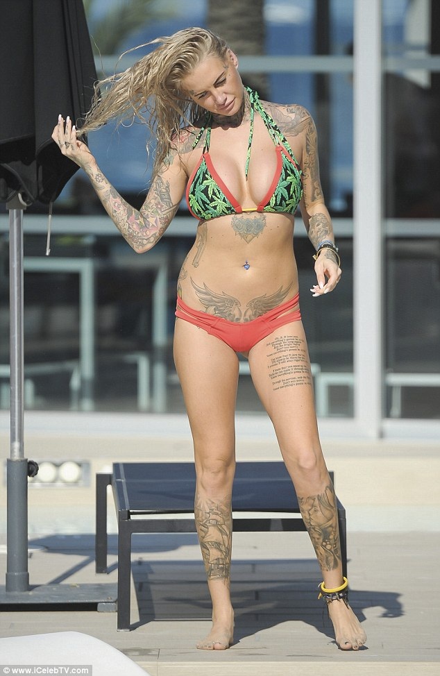 
Jemma Lucy khoe dáng bốc lửa trong kỳ nghỉ tại Ibiza ngày 9/6 vừa qua
