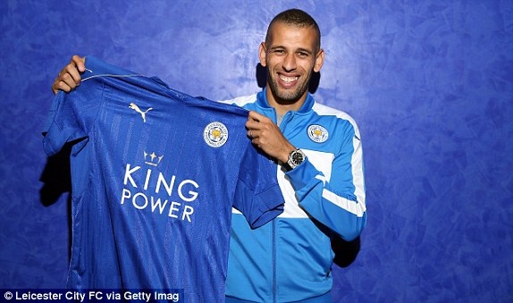 
Islam Slimani

