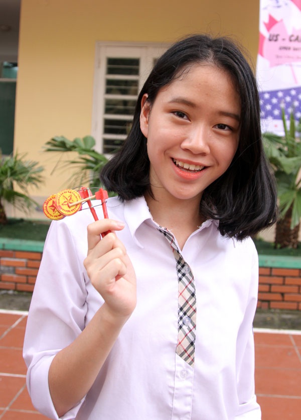 Ngày hội trung thu đậm chất truyền thống của học sinh Lomonoxop - 7
Những món đồ chơi dân gian giản dị mà gợi nhắc nhiều kỉ niệm về tết trung thu ở miền quê Việt xưa như trống ếch