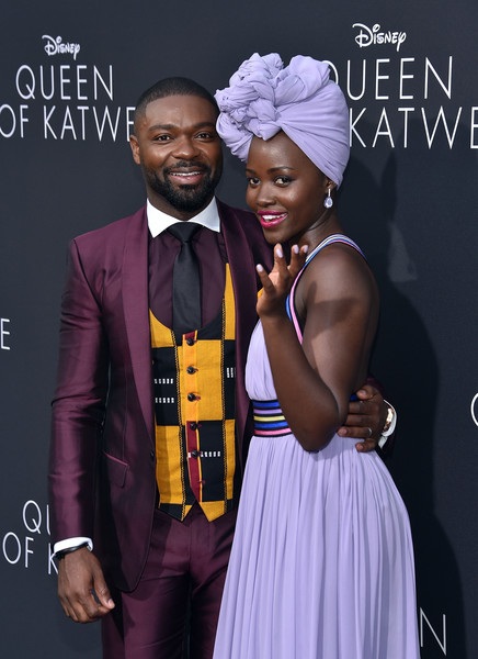 
Lupita Nyongo và bạn diễn cùng trong phim Queen Of Katwe - David Oyelowo trở nên thân thiết sau thời gian đóng phim cùng nhau.
