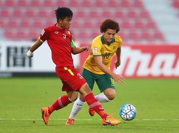 U23 Việt Nam thua Australia trong thế ngẩng cao đầu - 1 Thủ quân Mạnh Hùng chơi khá chắc chắn ở hàng phòng ngự