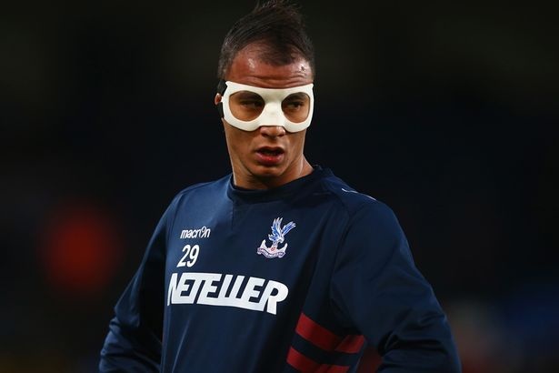 Các "đại gia" tại Premier League đã mua bán những gì? - 3
Marouane Chamakh