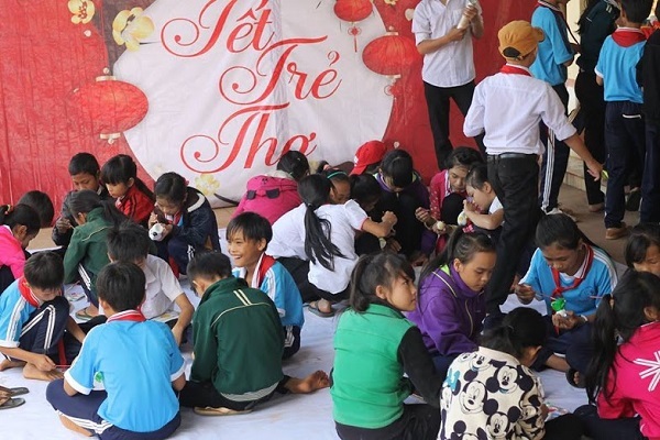 
Hơn 300 thiếu nhi tham dự chương trình “Tết trẻ thơ”.
