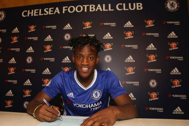 Các CLB của Premier League đã "mua sắm" những gì trước ngày cuối? - 2
Michy Batshuayi