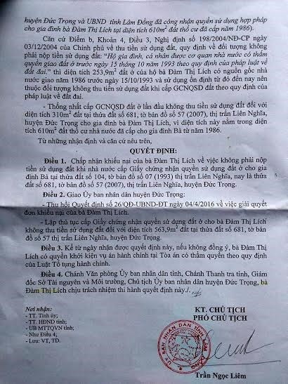 Kết thúc một vụ cán bộ “cửa quyền, hách dịch” hành dân - 2
UBND tỉnh Lâm Đồng ra Quyết định số 1122/QĐ-UBND không thu tiền sử dụng đất đối với diện tích 563,9m2 đất, đồng thời sẽ khẩn trương hoàn thành việc cấp sổ đỏ cho gia đình cụ Lích.