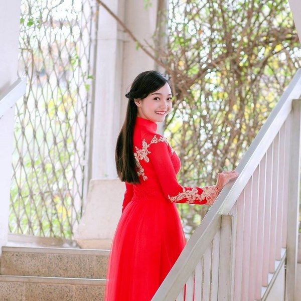 Gặp nữ sinh tặng hoa chào mừng Tổng thống Obama tới Việt Nam - 7