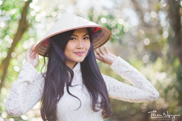 Hoa khôi DHS Việt: Diện áo dài đi học mỗi dịp Tết xa nhà - 3
Nụ cười luôn thường trực trên môi Hoa khôi Nam Phương.