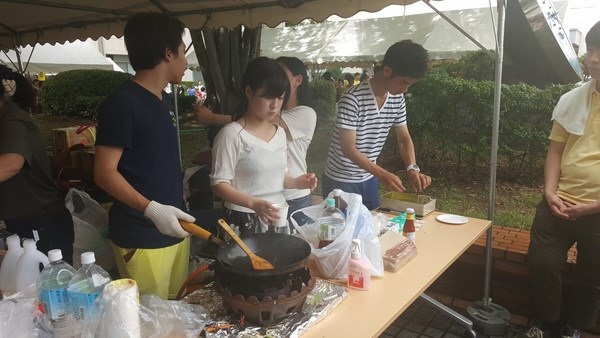 Sinh viên Nhật quảng bá áo dài, phở xào Việt Nam tại “Lễ hội mùa hè” - 2 Sinh viên Nhật quảng bá áo dài, phở xào Việt Nam tại “Lễ hội mùa hè” - 2