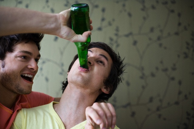 Gửi những ông chồng “bợm nhậu” - 1 Gửi những ông chồng “bợm nhậu” - 1