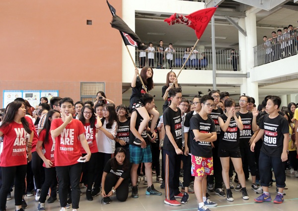 Teen Ams nhảy sạp, ném còn đón Trung thu sớm - 6
Không khí cuồng nhiệt từ phía khán giả