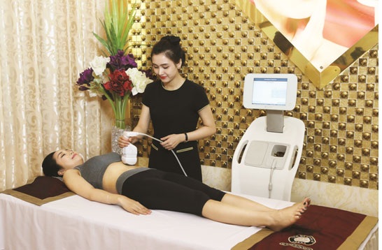 Bí mật đằng sau vóc dáng lý tưởng của MC Ốc Thanh Vân - 1 MC Ốc Thanh Vân từng điều trị giảm béo công nghệ Liposonix tại TMQT Bally