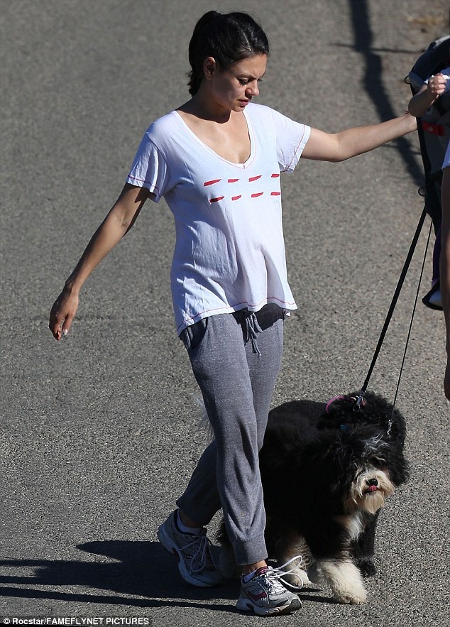 
Mila đang mang thai đứa con thứ 2 sau khi con đầu lòng được gần 2 tuổi
