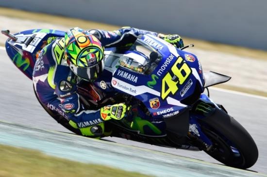 Rossi thắng kịch tính trong ngày Lorenzo đo đường - 6 Rossi thắng kịch tính trong ngày Lorenzo đo đường - 6