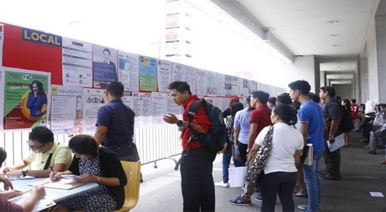 Hàng chục người Việt sang Philippines làm... Osin, thợ mộc - 1 Nhiều người Việt Nam đang làm việc bất hợp pháp tại Philippines.