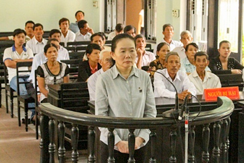 Báo động tình trạng lừa đảo xuất khẩu lao động - 1
Một đối tượng lừa đảo xuất khẩu lao động bị đưa ra xét xử.