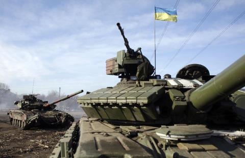 Lực lượng vũ trang Ukraine khai hỏa Donetsk: Sẵn sàng chiến đấu - 1 Ukraine vẫn tiếp tục kéo đến các thiết bị quân sự và binh lính của lực lượng vũ trang của Ukraine