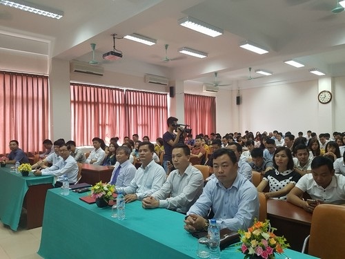Lần đầu tiên nghề môi giới bất động sản được thi chứng chỉ hành nghề - 1 Kỳ thi sát hạch chứng chỉ hành nghề môi giới BĐS lần đầu tiên này có 129 thí sinh nộp hồ sơ.