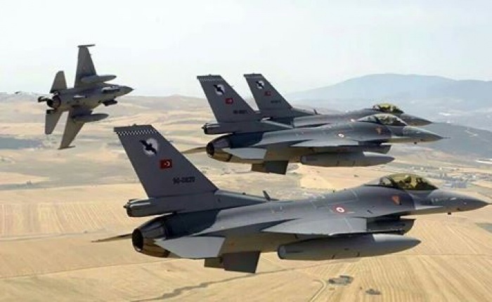 Vì sao Thổ Nhĩ Kỳ bất ngờ tấn công Syria? - 1 Đây là lần đầu tiên kể từ khi bắn hạ máy bay Su-24 (Nga) hồi năm ngoái, Không quân Thổ Nhĩ Kỳ mới trở lại đất Syria.