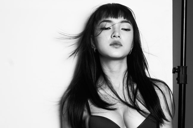 Hot girl đón tuổi mới bằng những bộ hình cực sexy - 1
Để kỷ niệm tuổi 19, Châu Bùi (tên thật là Bùi Thái Thảo Châu, sinh năm 1997) đã thực hiện bộ ảnh quyến rũ và nóng bỏng.