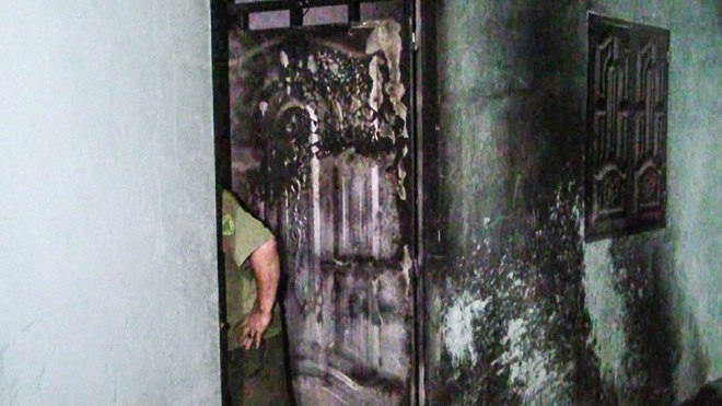 Nghi án dùng xăng thiêu sống 3 người vì mâu thuẫn tình cảm - 1 Hiện trường vụ án