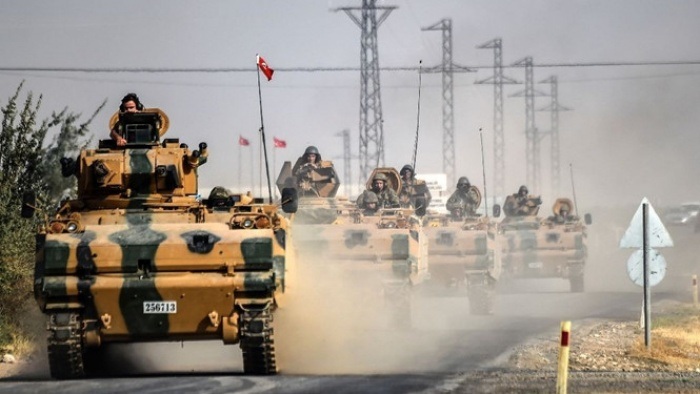IS bị khủng hoảng tài chính trầm trọng - 1 Xe tăng Thổ Nhĩ Kỳ hỗ trợ phiến quân Syria giải phóng thị trấn Jarablus (Syria) từ tay IS tuần trước